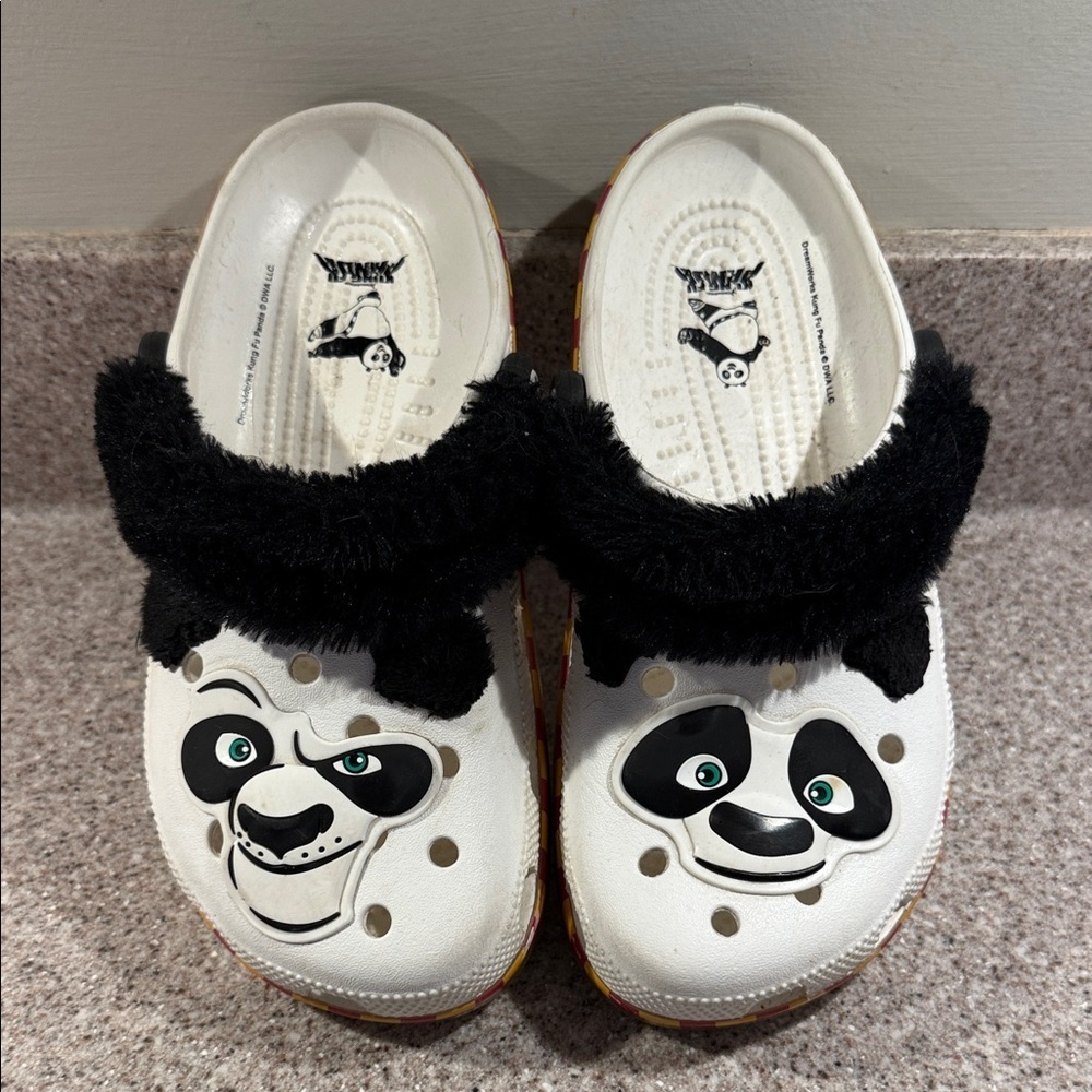 Youth Kung Fu Panda Crocs - Minimal Wear - Size J6